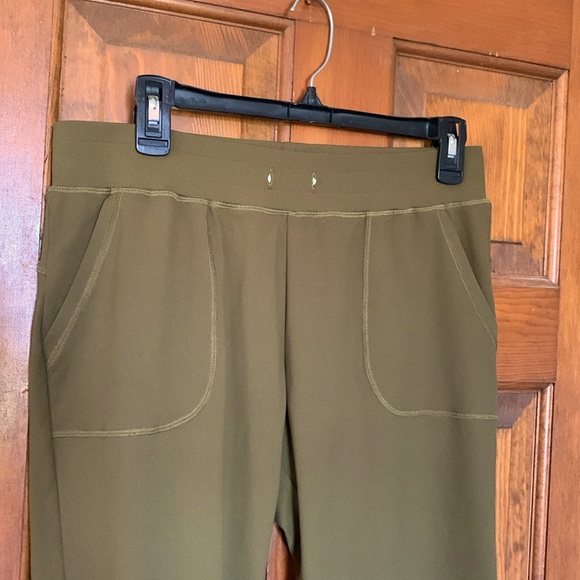 ZYIA Active Olive Unwind Joggers # 1799 size M - Picture 12 of 12
